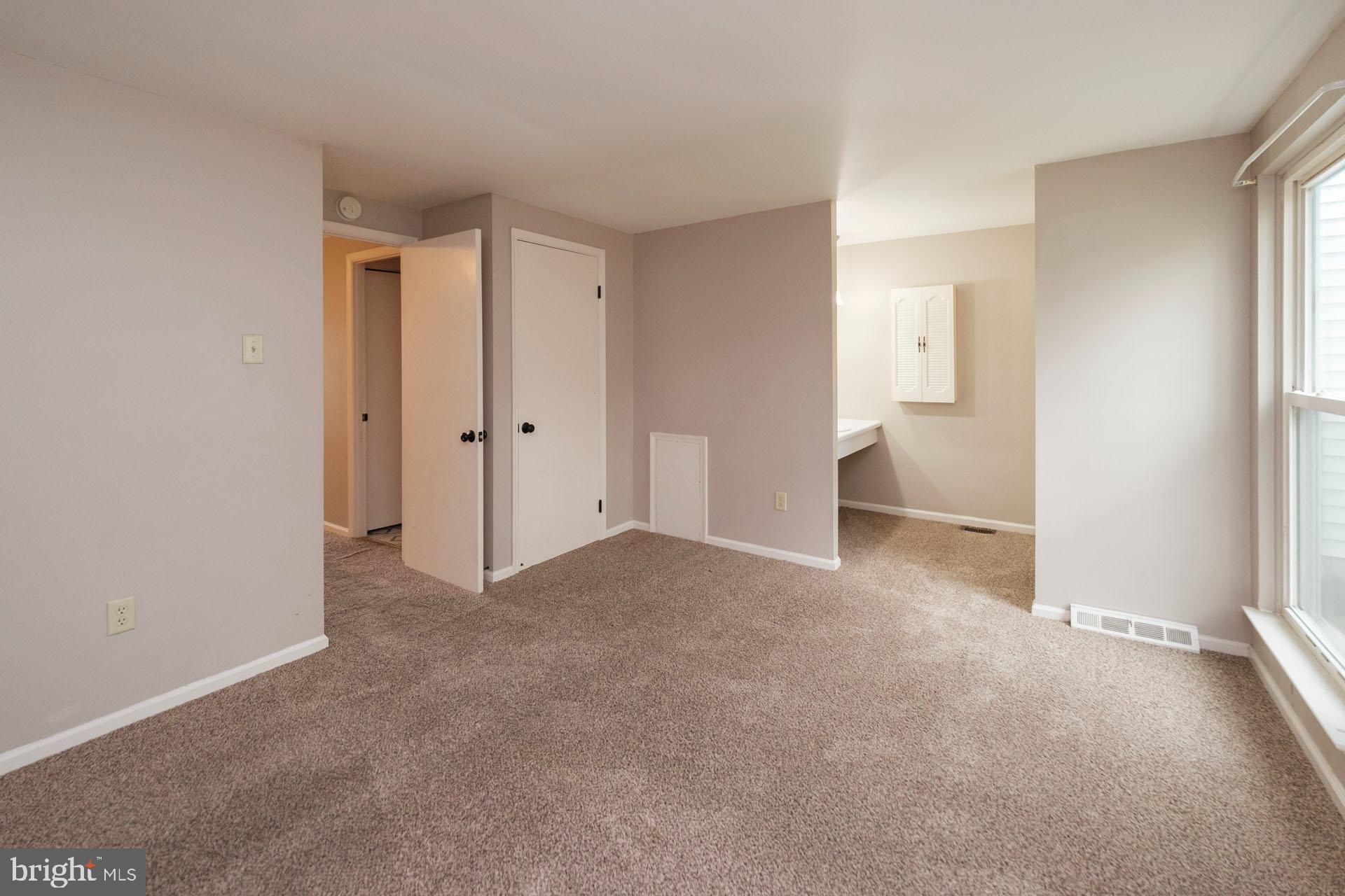 SUMMIT CHASE - Residential