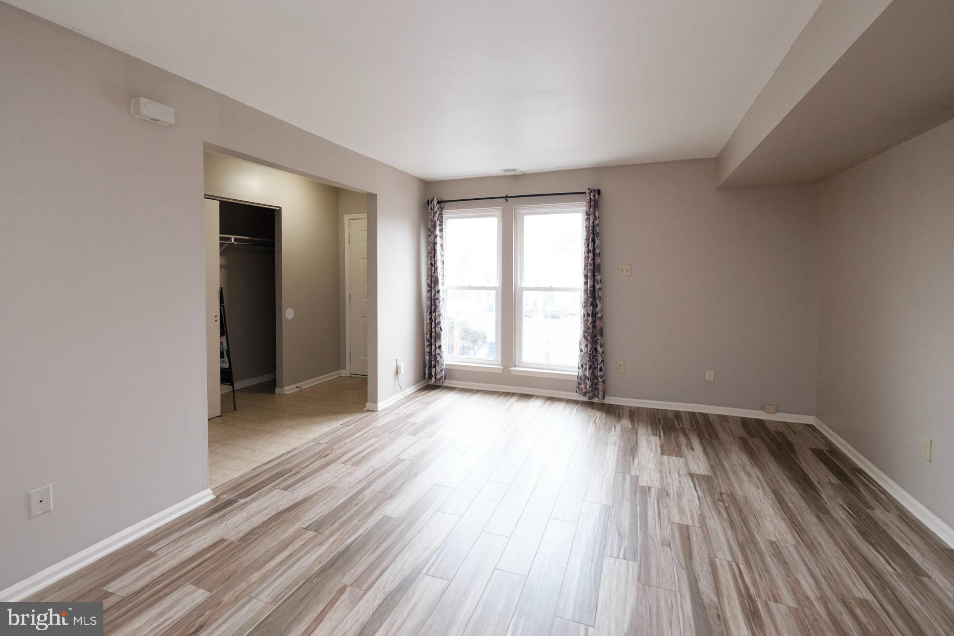 SUMMIT CHASE - Residential