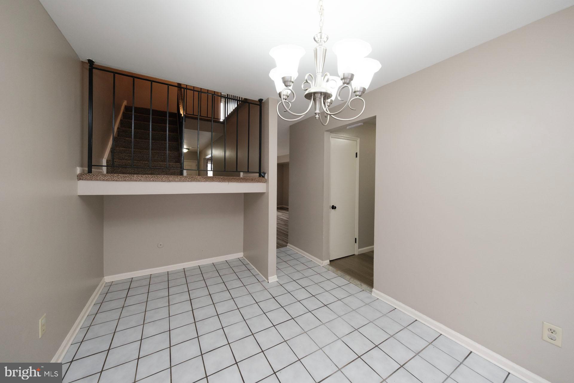 SUMMIT CHASE - Residential