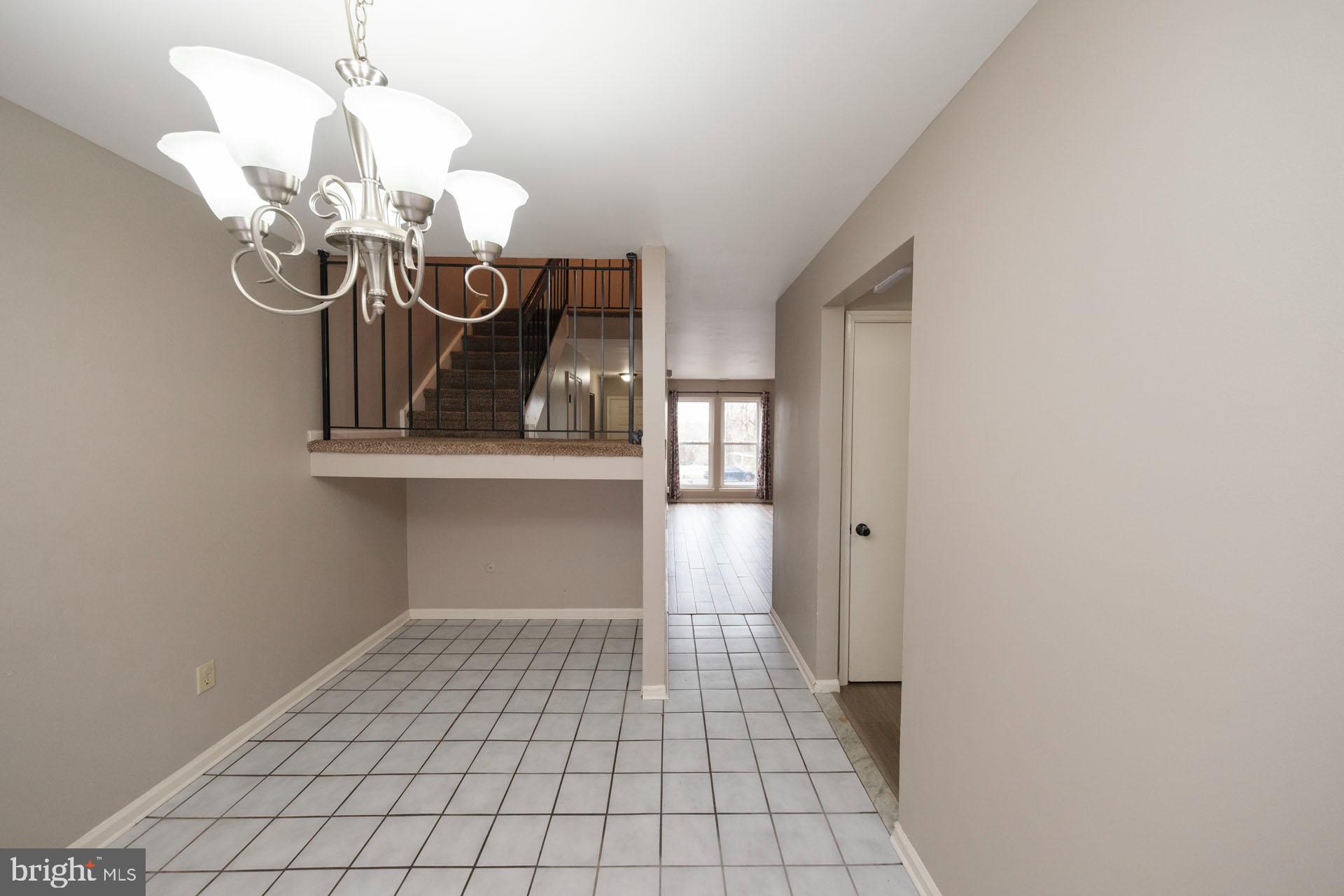 SUMMIT CHASE - Residential