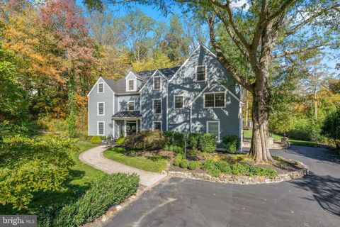 213 HERMITAGE DRIVE WAYNE PA 19087