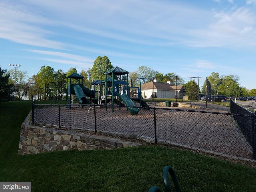 WAVERLY WOODS - Residential Lease