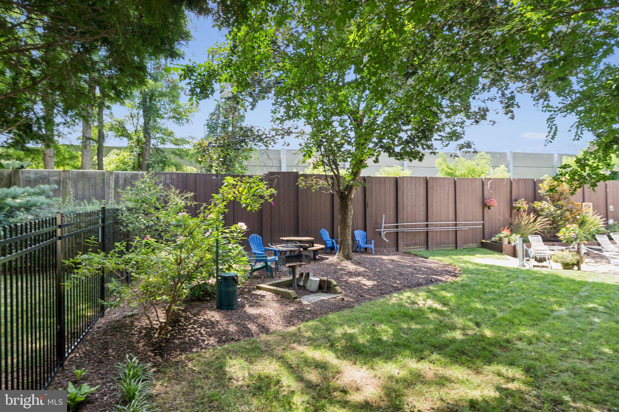 THE OAKTON - Residential