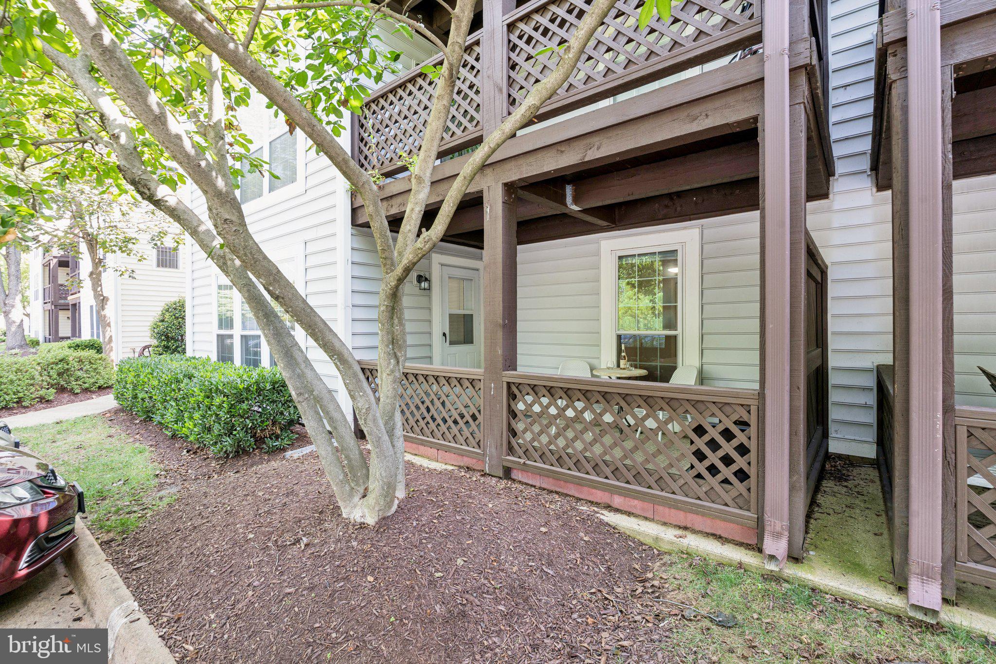 THE OAKTON - Residential