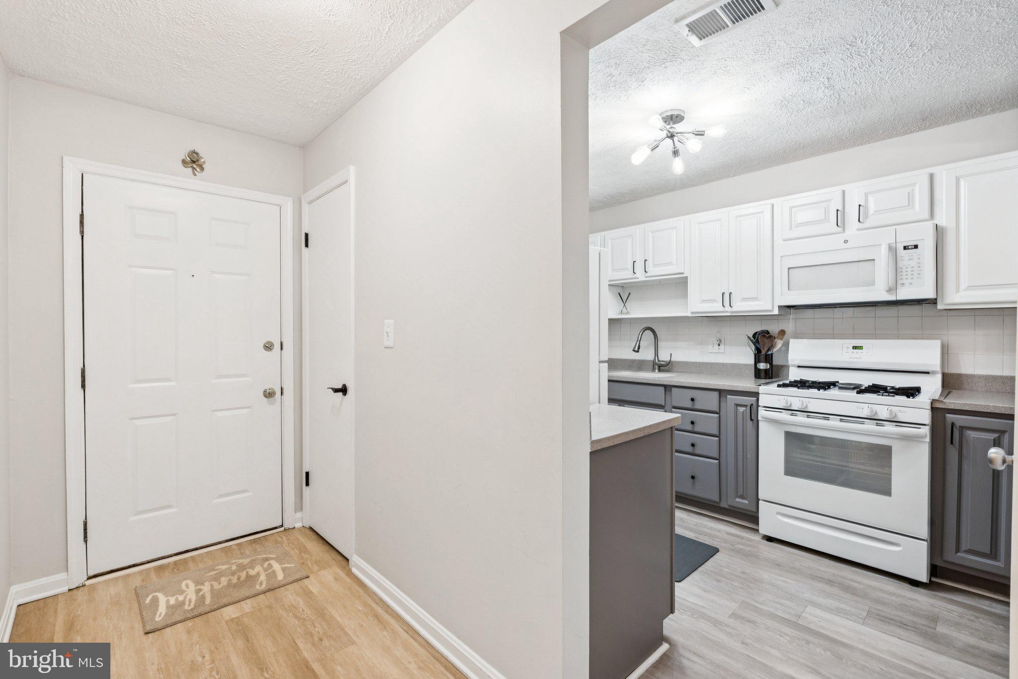 THE OAKTON - Residential