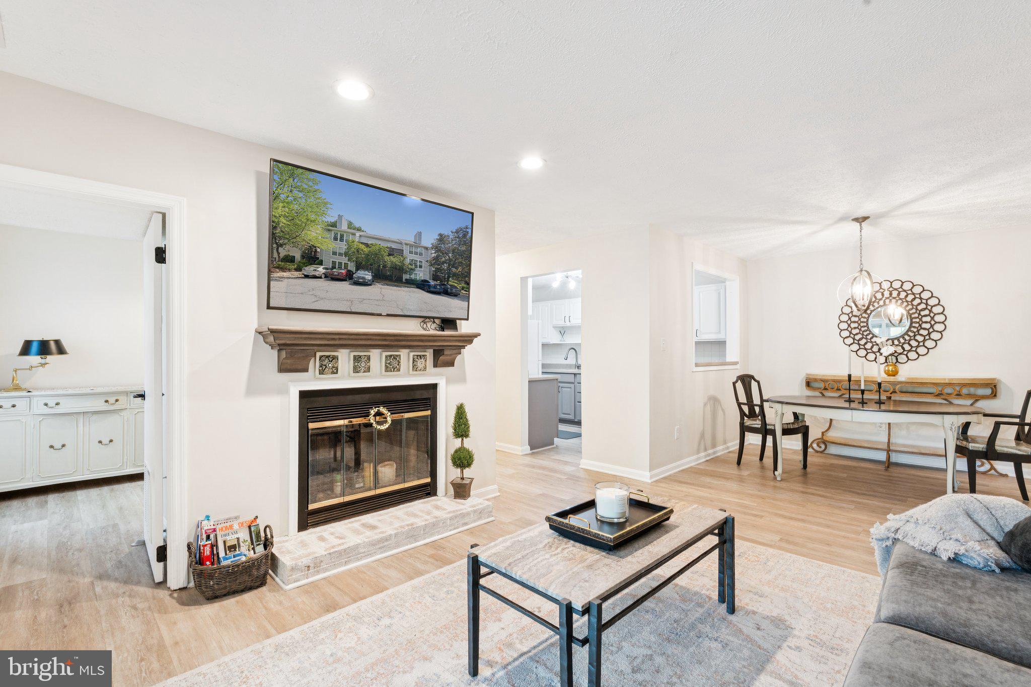 THE OAKTON - Residential