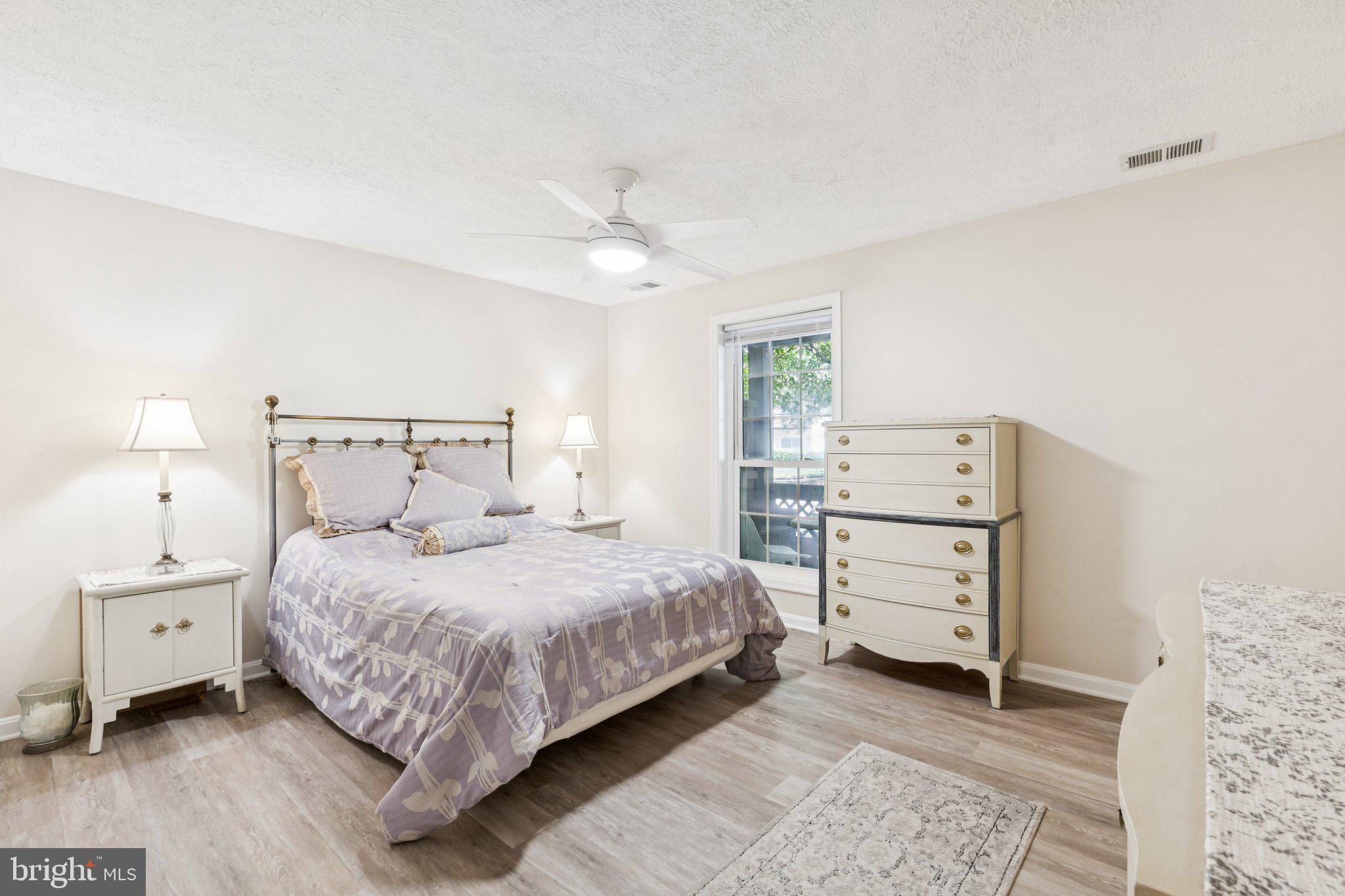 THE OAKTON - Residential