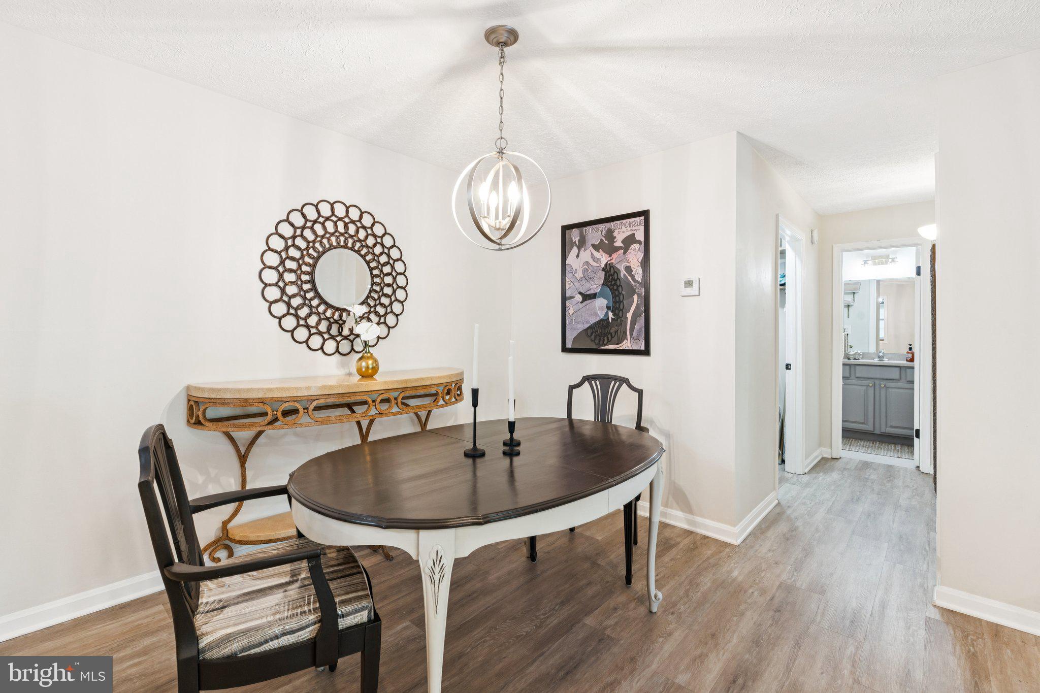 THE OAKTON - Residential