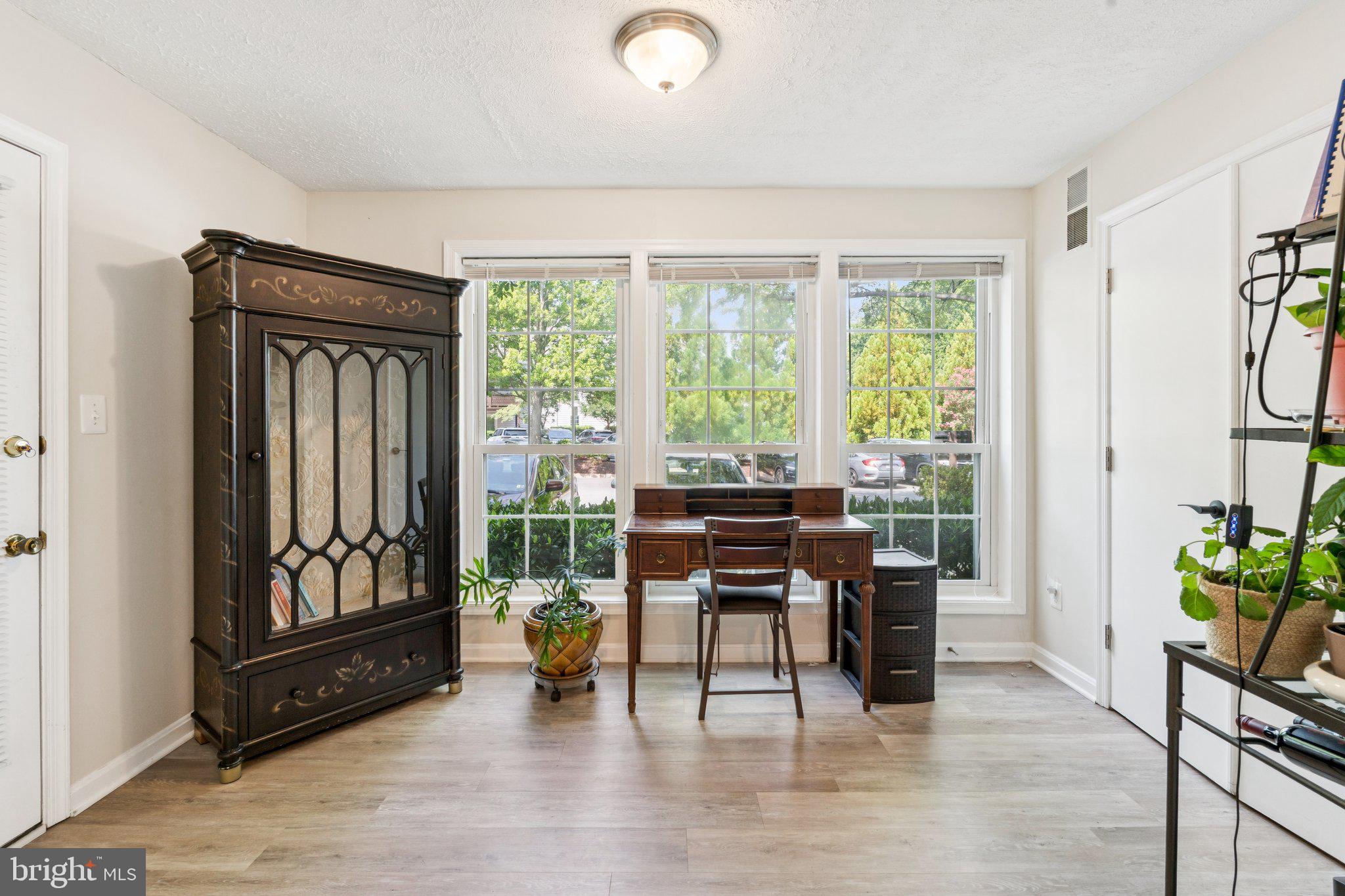 THE OAKTON - Residential