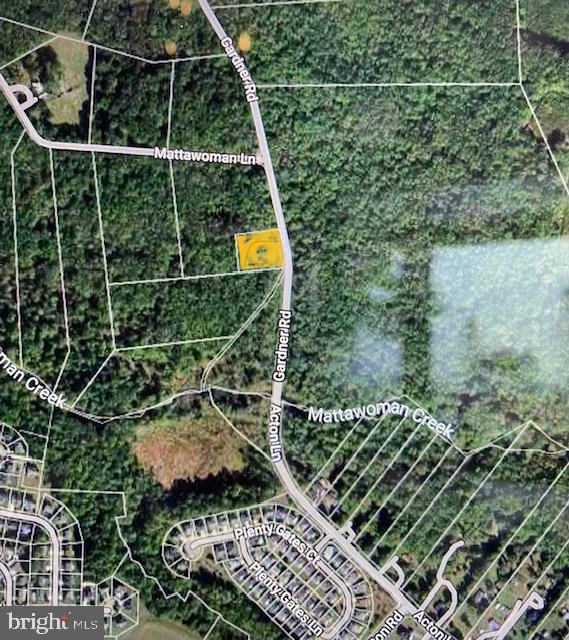 Great wooded lot located in a great location! Perfect size to build your dream home on! No public water or sewer. Would need well and private septic.
Take Accokeek Rd to Gardner Rd.