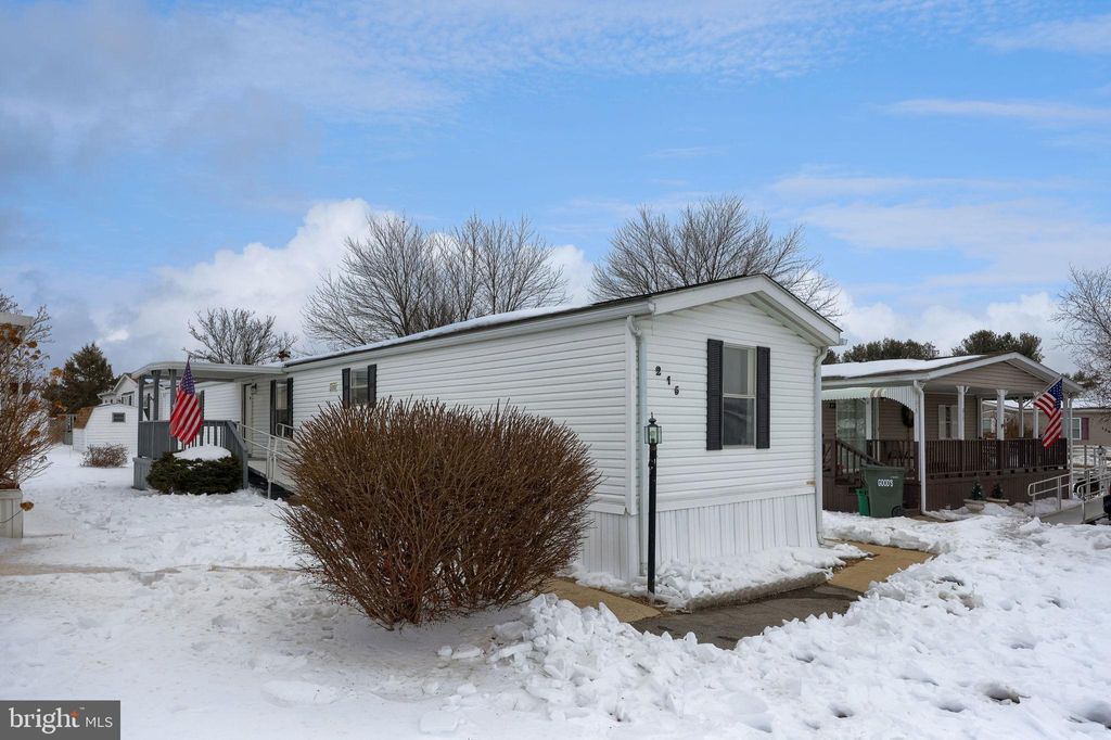 Photo of 215 Fawn Meadow Crossing, LANCASTER, PA 17603 (MLS # PALA2083132)