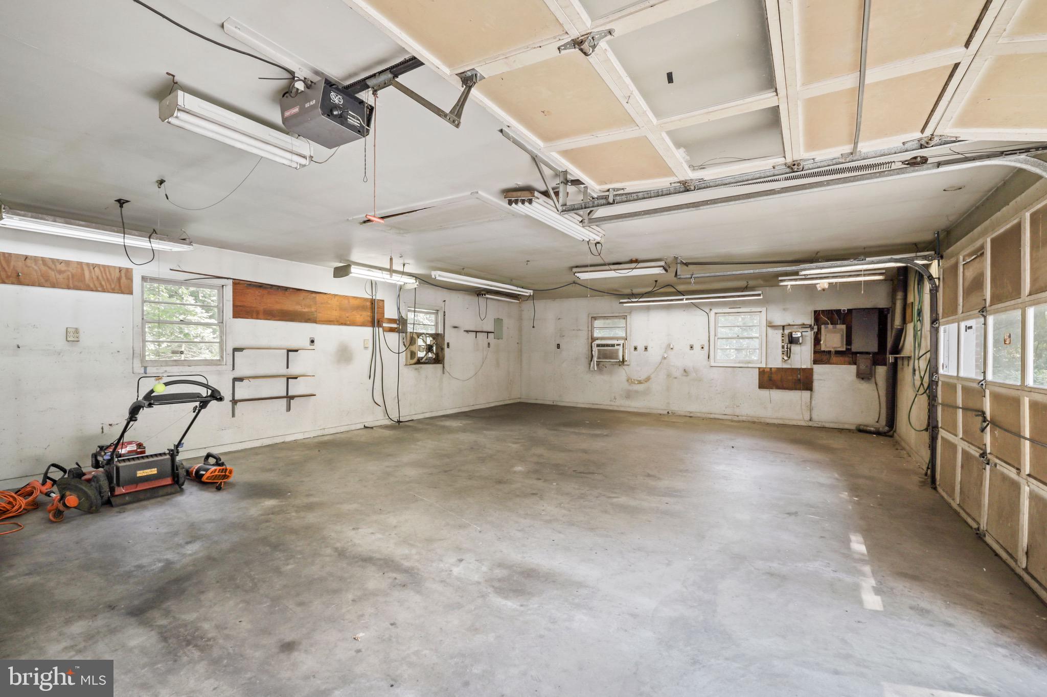 BRADDOCK HILLS - Residential