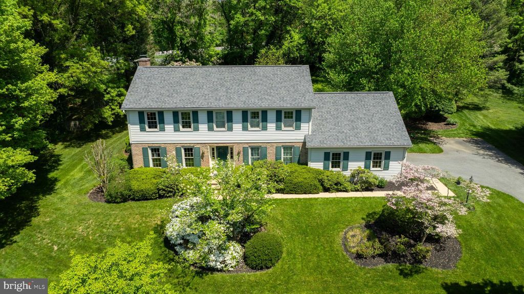 Photo of 15 Bentley Lane, Lancaster, PA 17603 (MLS # PALA2049844)