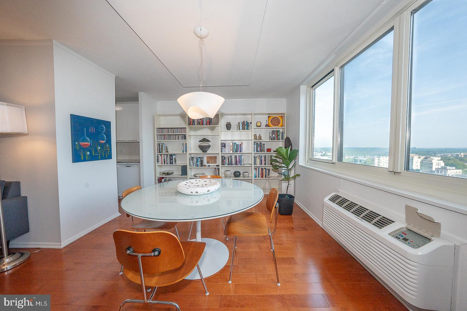 1901 JOHN F KENNEDY BOULEVARD 2901