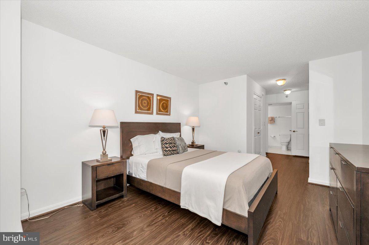 LEISURE WORLD - Residential