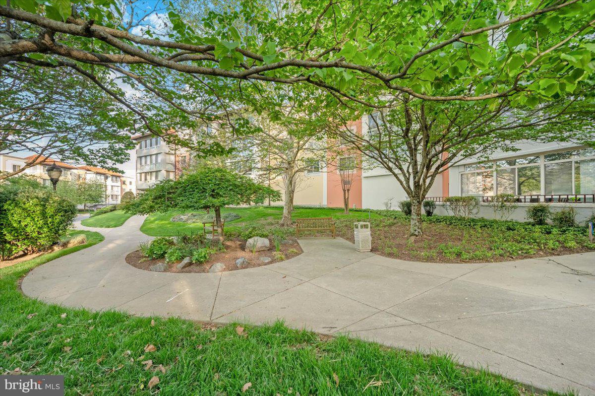 LEISURE WORLD - Residential