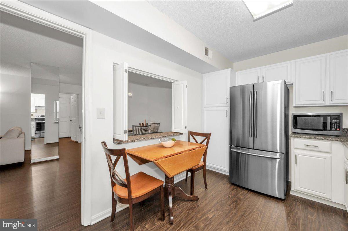 LEISURE WORLD - Residential