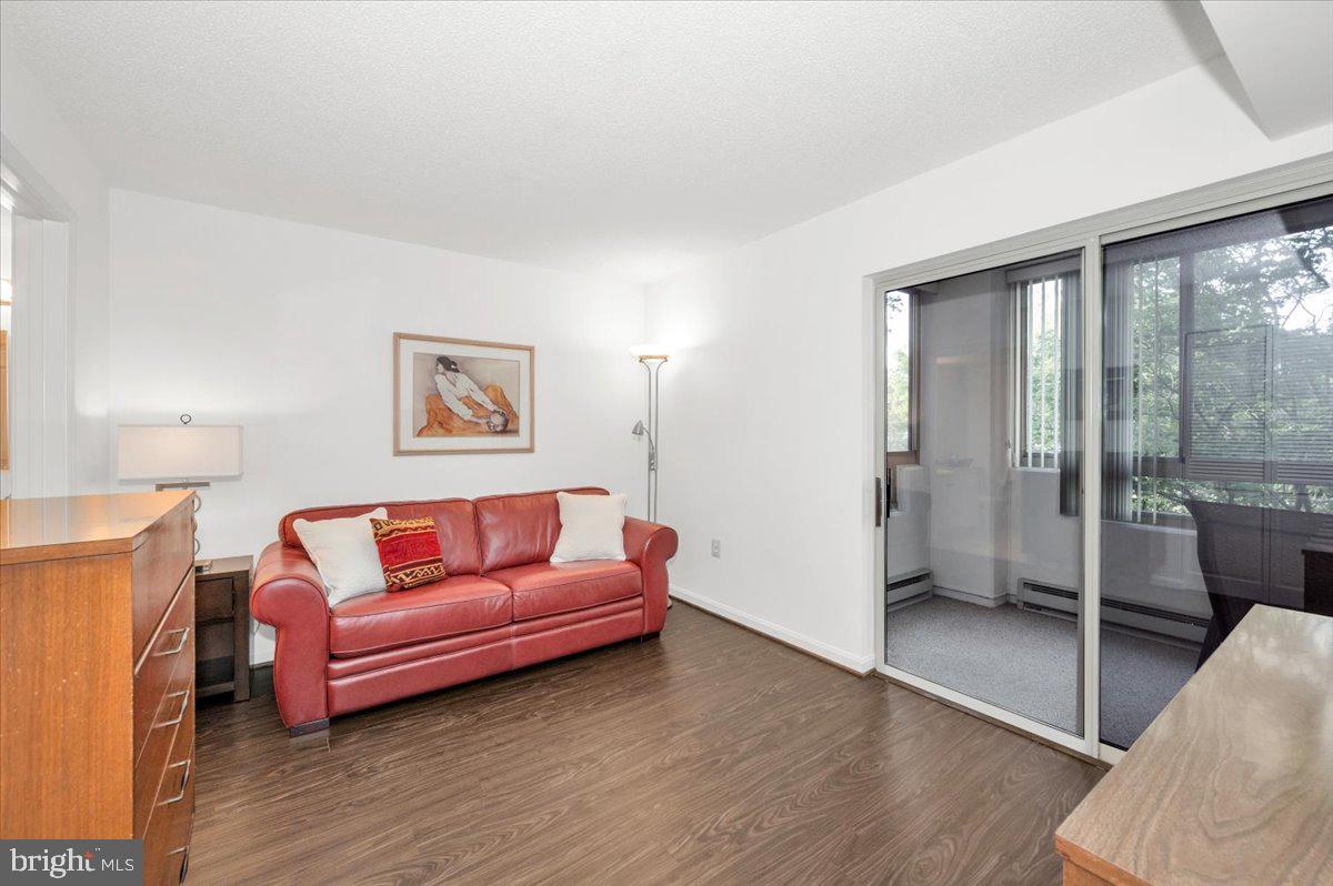 LEISURE WORLD - Residential