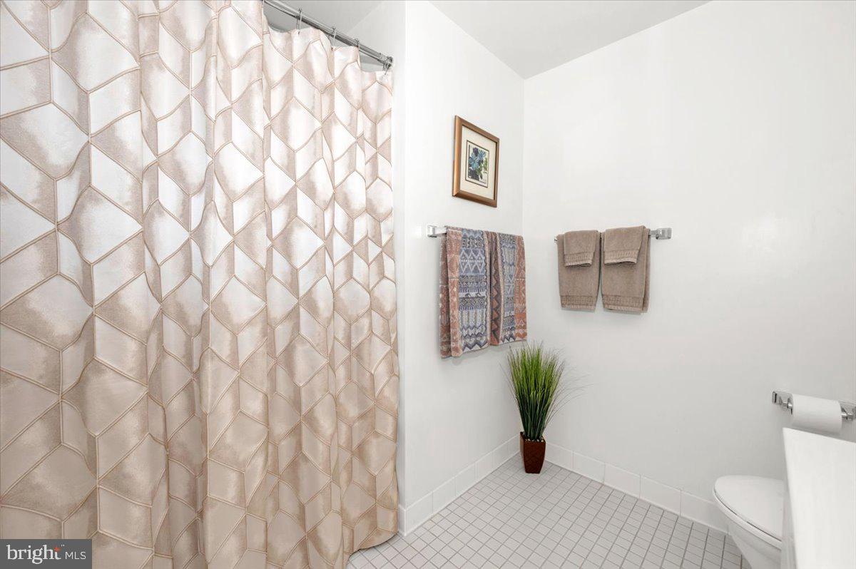 LEISURE WORLD - Residential