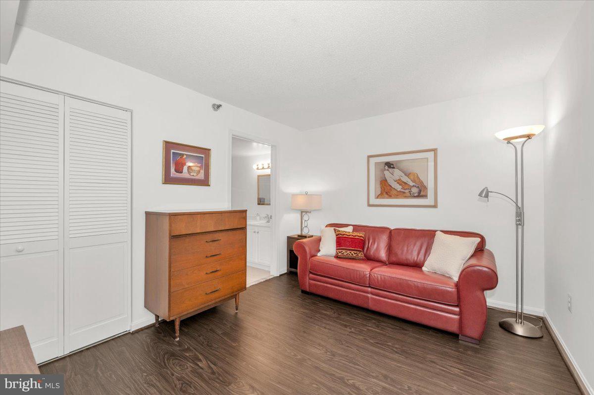 LEISURE WORLD - Residential