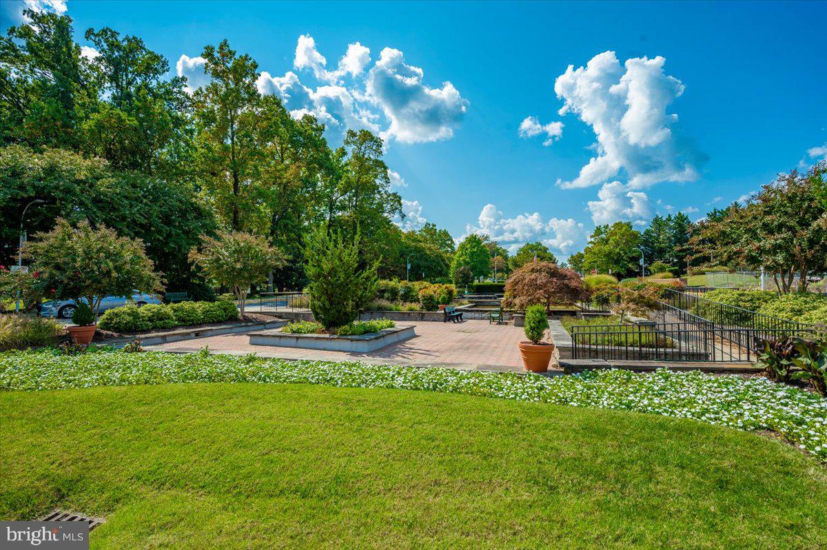 LEISURE WORLD - Residential