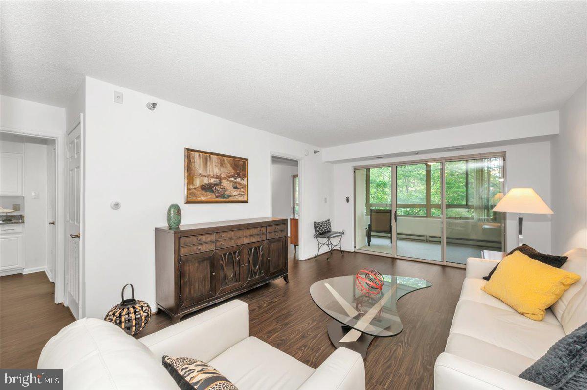 LEISURE WORLD - Residential