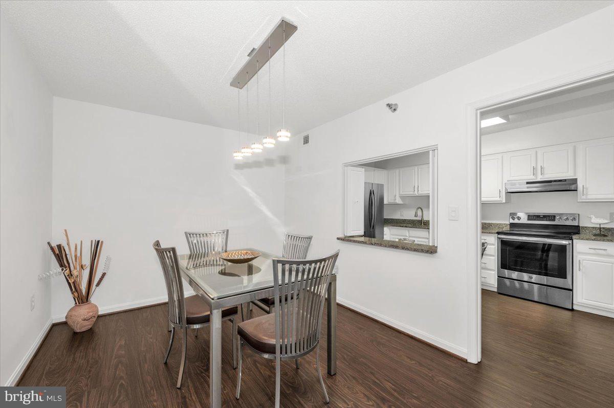 LEISURE WORLD - Residential