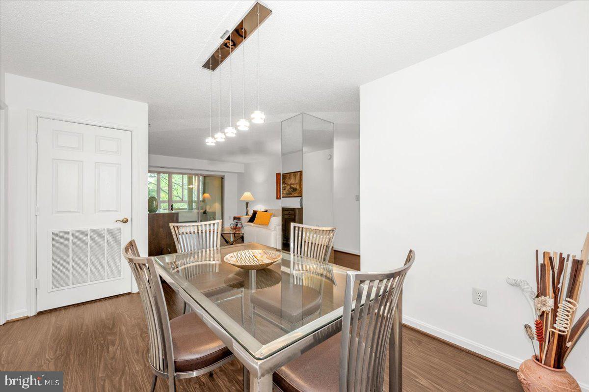 LEISURE WORLD - Residential