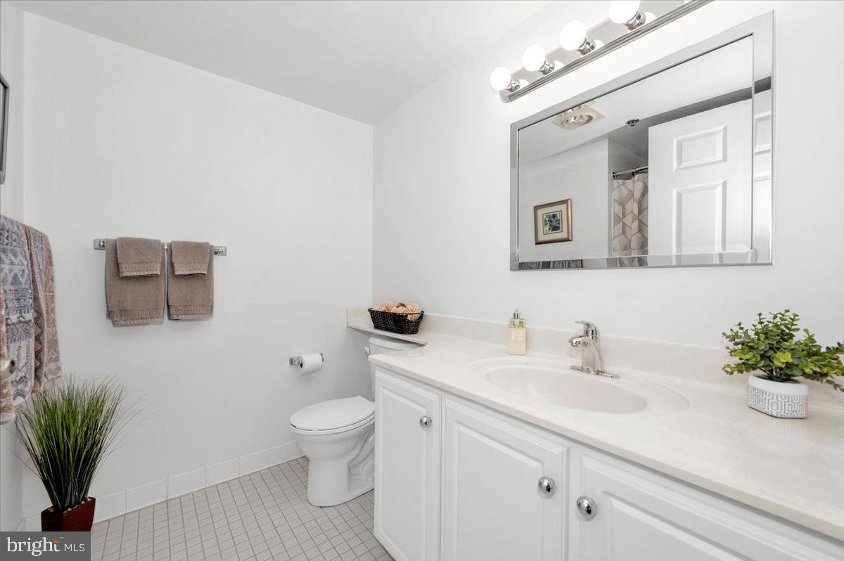 LEISURE WORLD - Residential