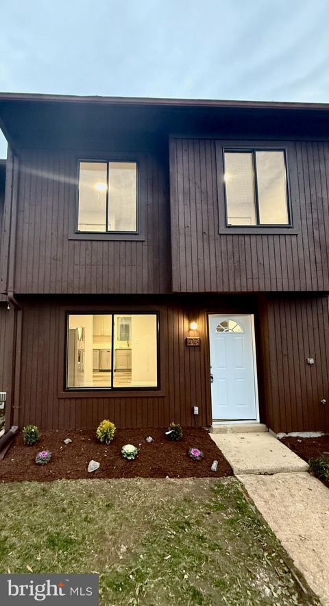 33 KINGS WHARF PLACE WALDORF MD 20602