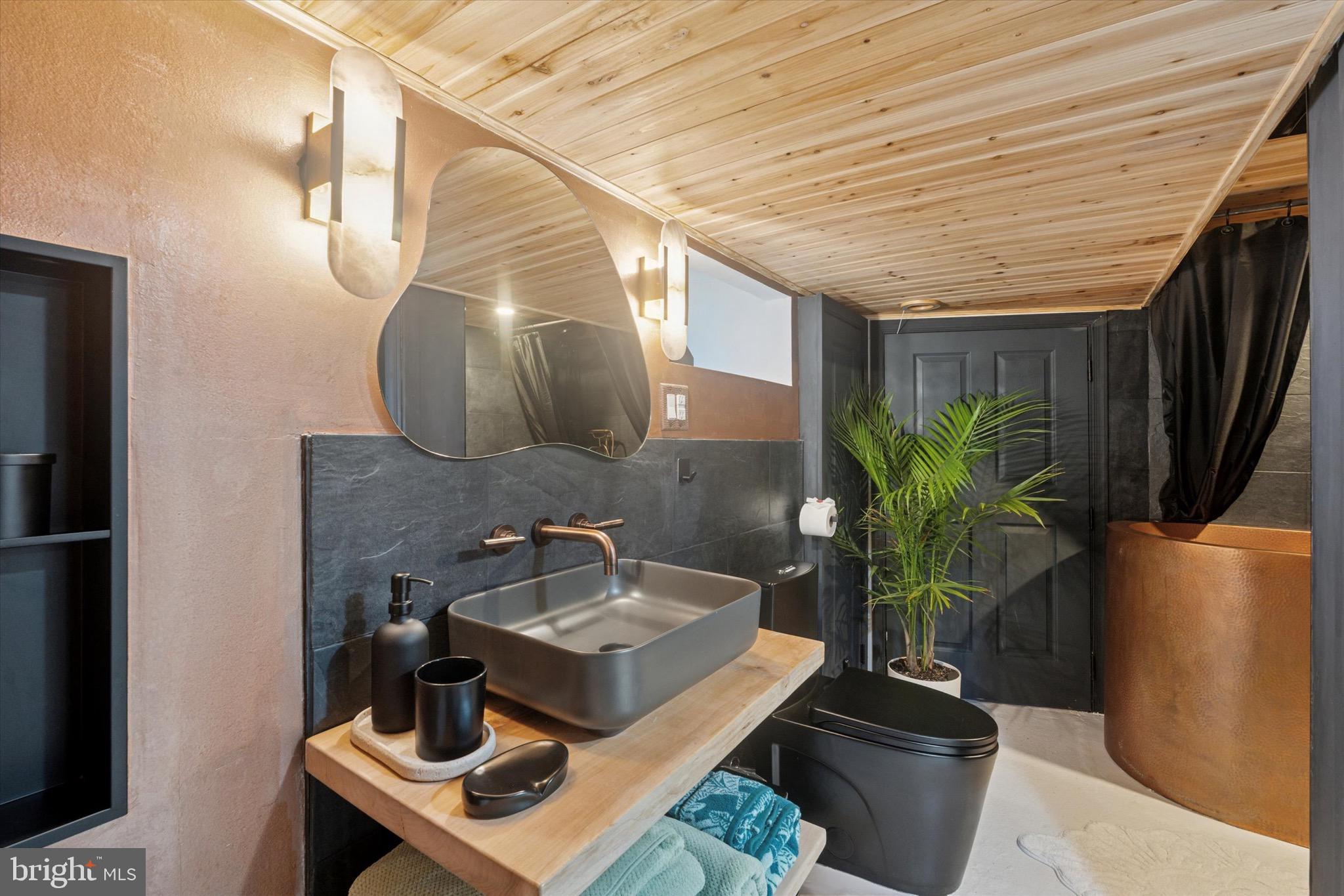 FRANCISVILLE - Residential Lease