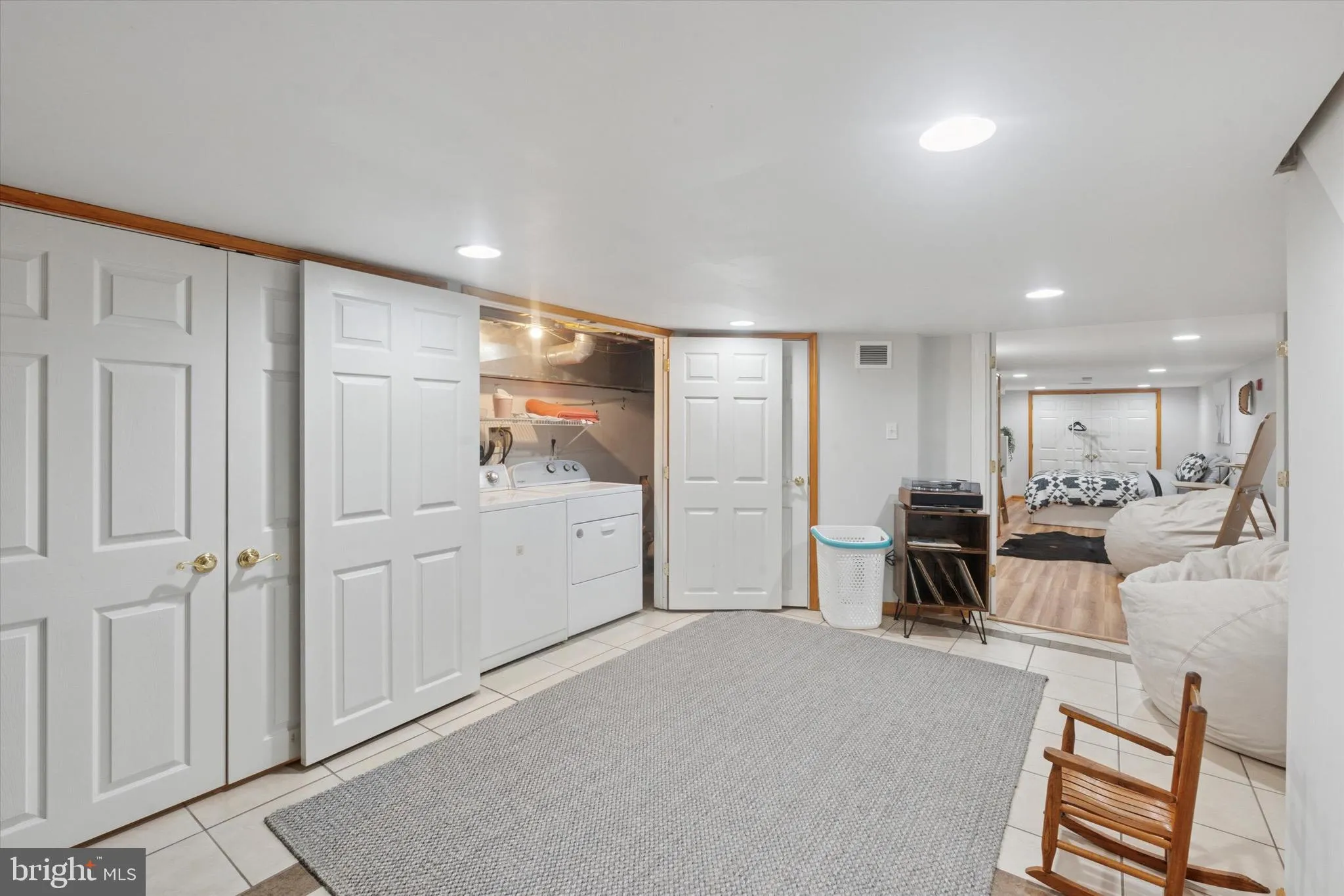 Philadelphia, Pennsylvania 19130, United States, 2 Bedrooms Bedrooms, ,2 BathroomsBathrooms,Residential,Active,210647