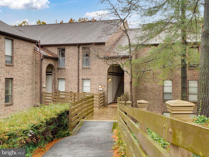 Clean and gorgeous walk -in level Flying Hills Condo.  Beautifully maintained.  Parque floor throughout living room, dining room and bedroom (under carpets in LR).  New (2016) sliding glass door overlooking 10th tee box.  Serene views.  New gas furnace and central air 2018.