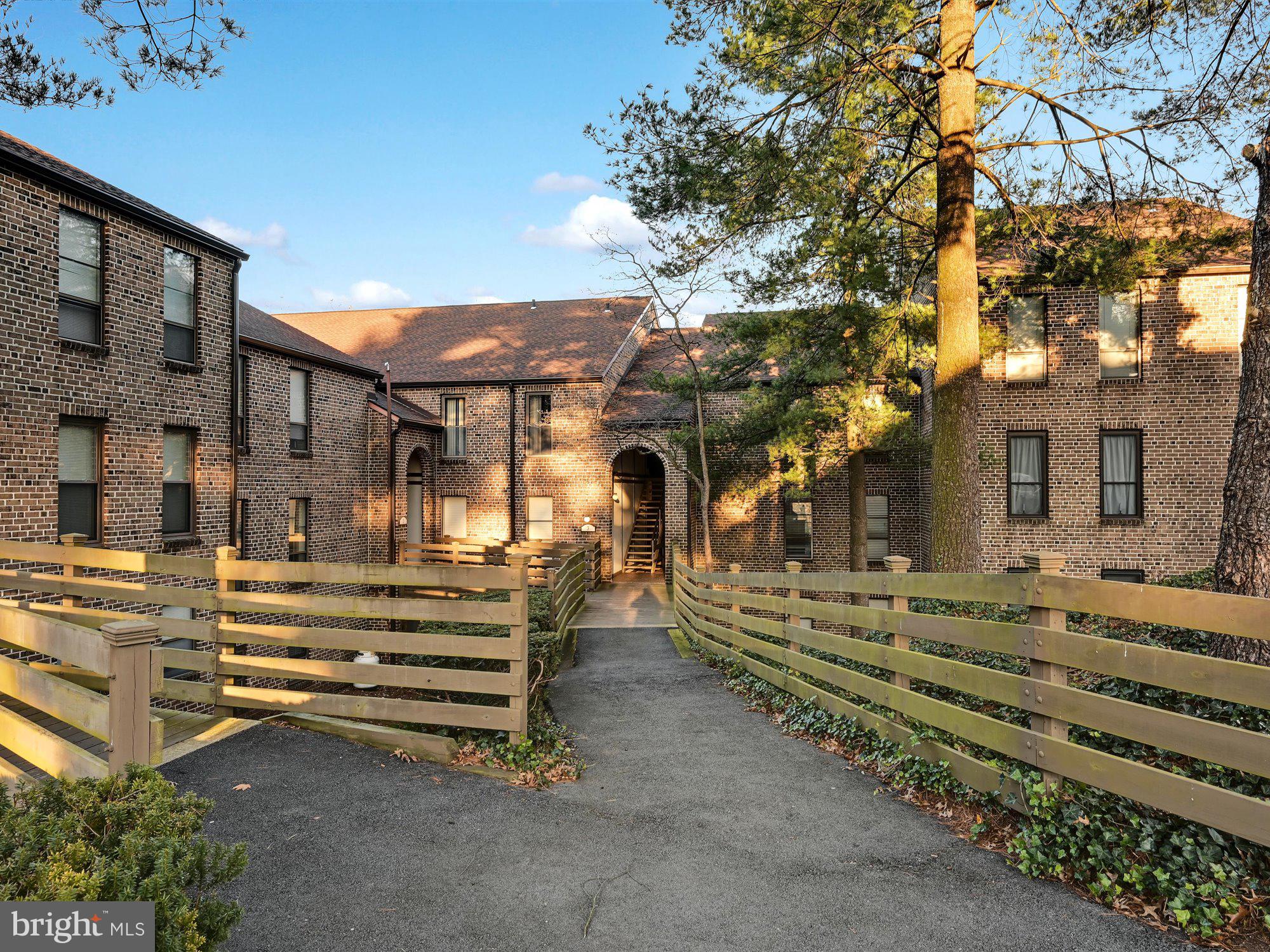 FLYING HILLS - Residential