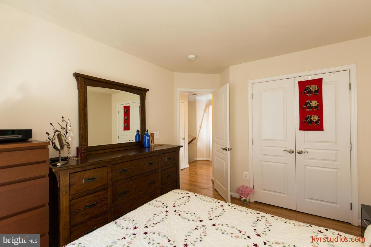 FAIR OAKS - Residential