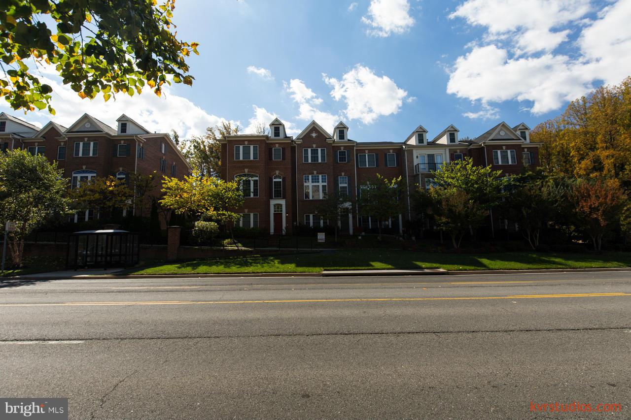 FAIR OAKS - Residential