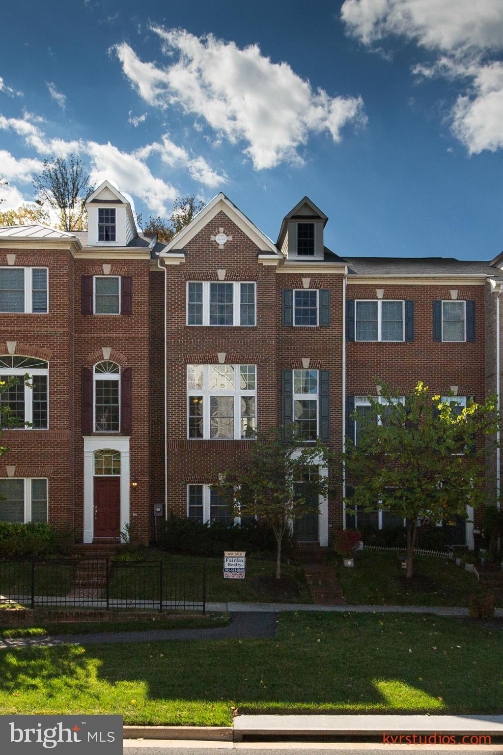 FAIR OAKS - Residential