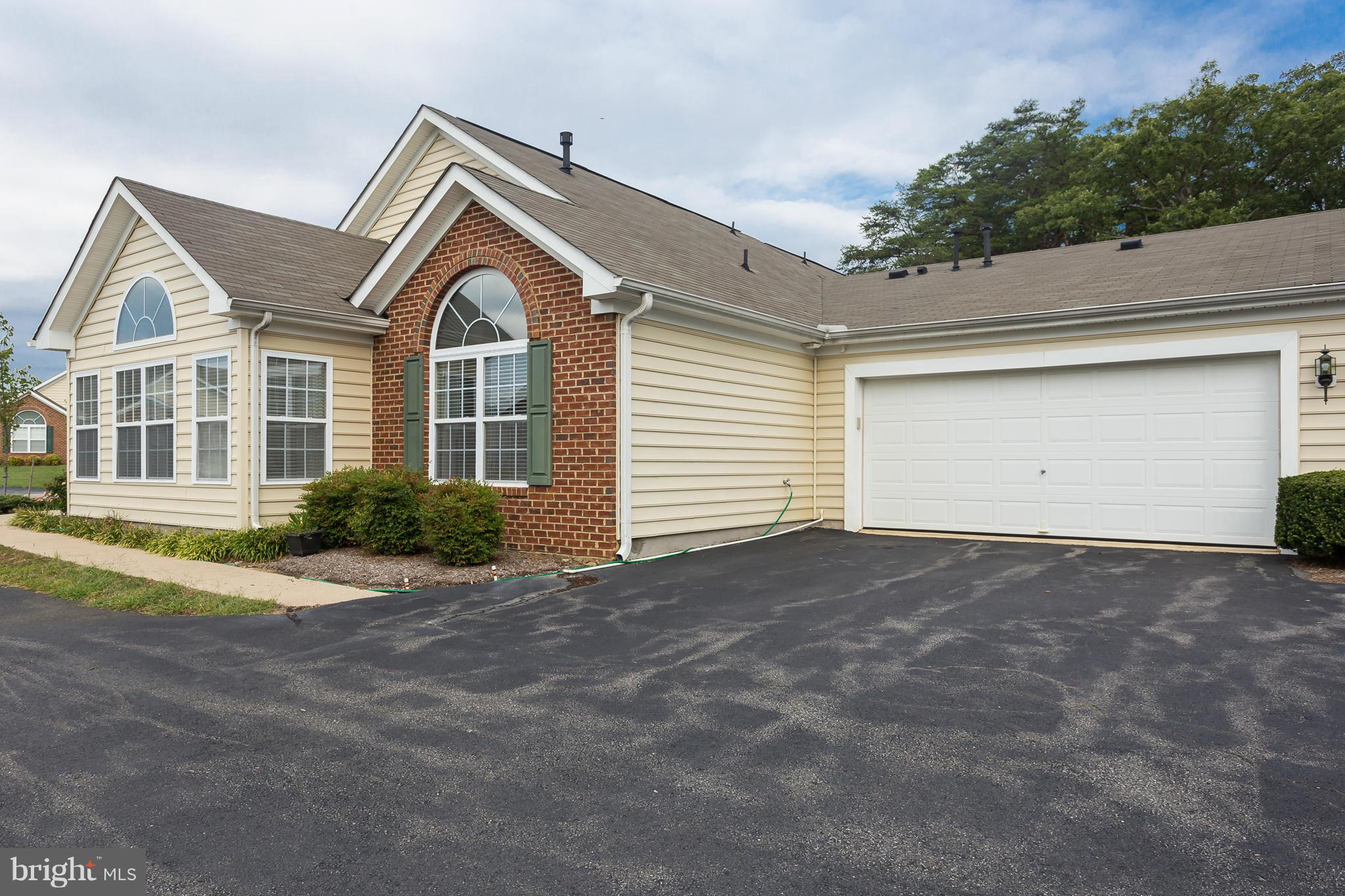 REGENCY PARK VILLAS - Residential