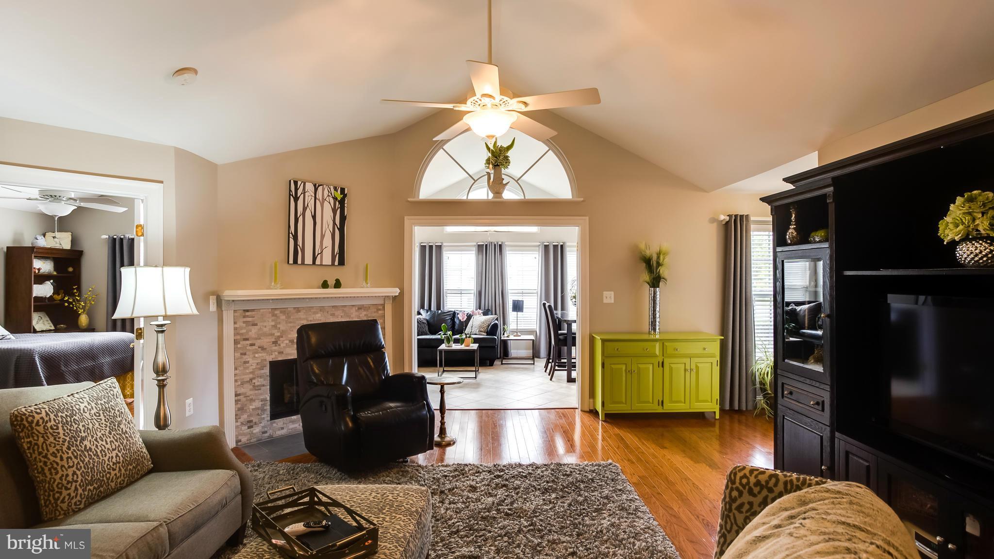 REGENCY PARK VILLAS - Residential