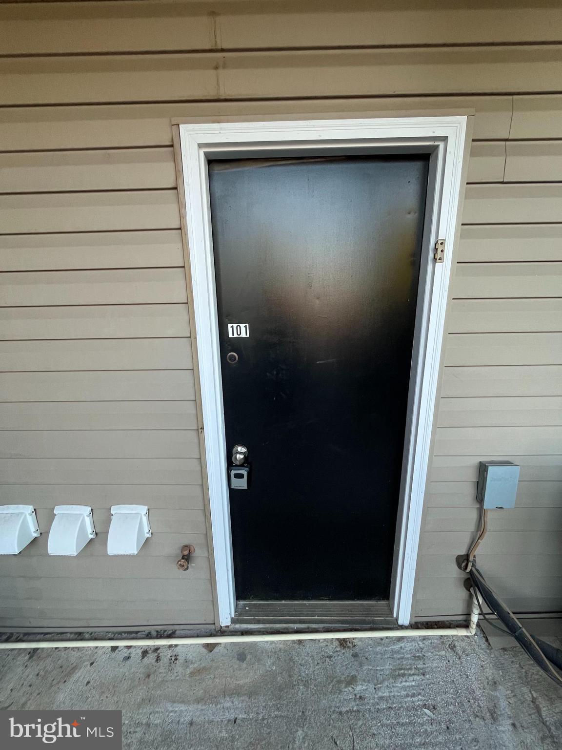 DOWNTOWN - Commercial Lease