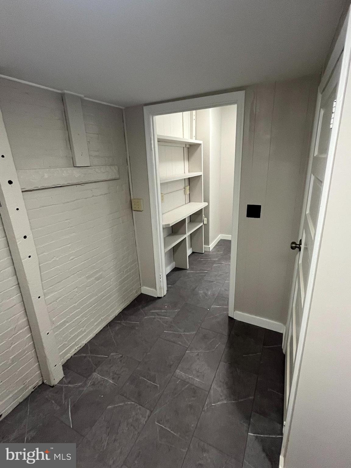 DOWNTOWN - Commercial Lease