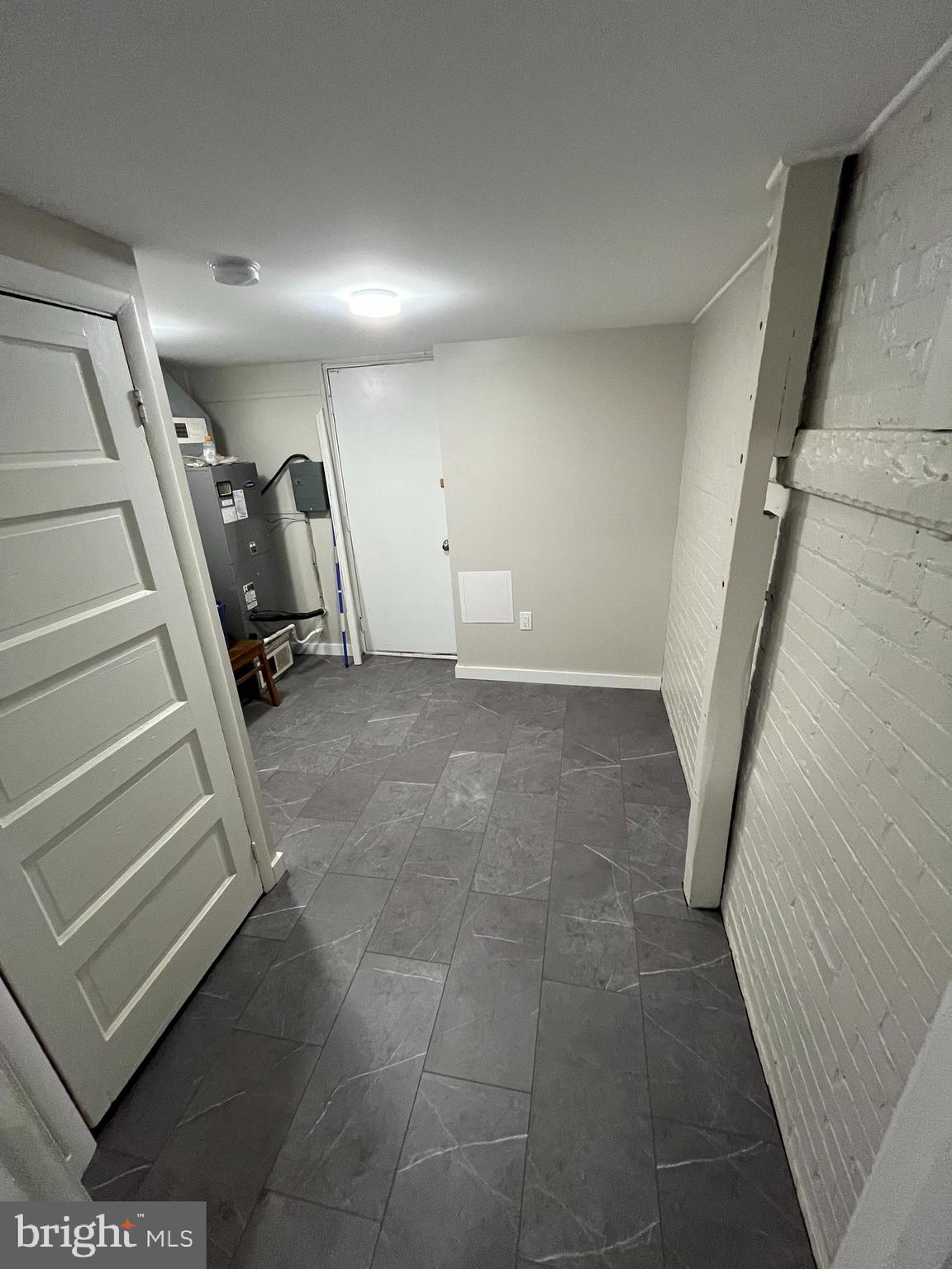 DOWNTOWN - Commercial Lease