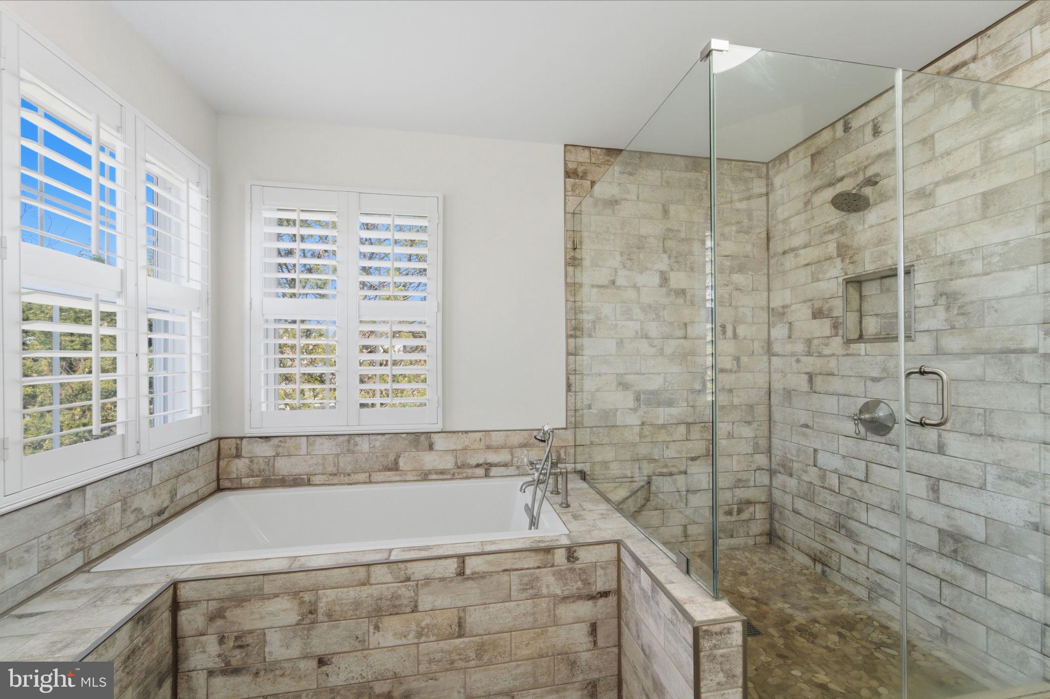 ASHBURN VILLAGE - Residential