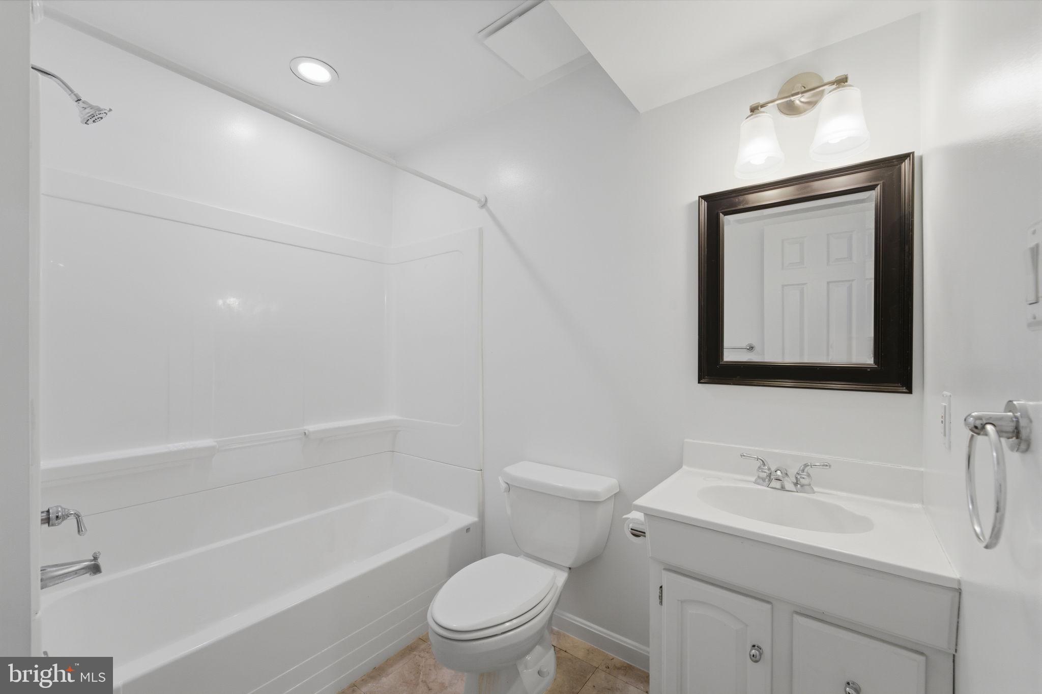 ASHBURN VILLAGE - Residential