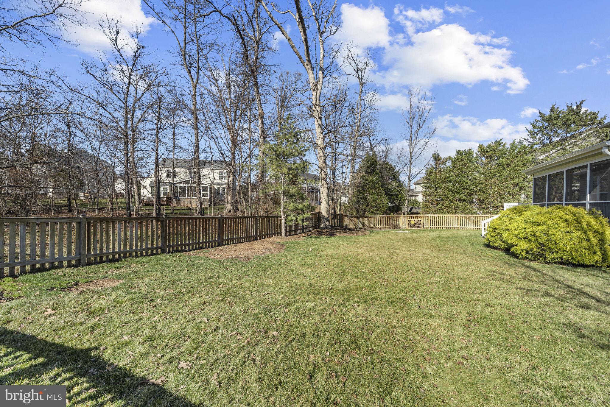 ASHBURN VILLAGE - Residential