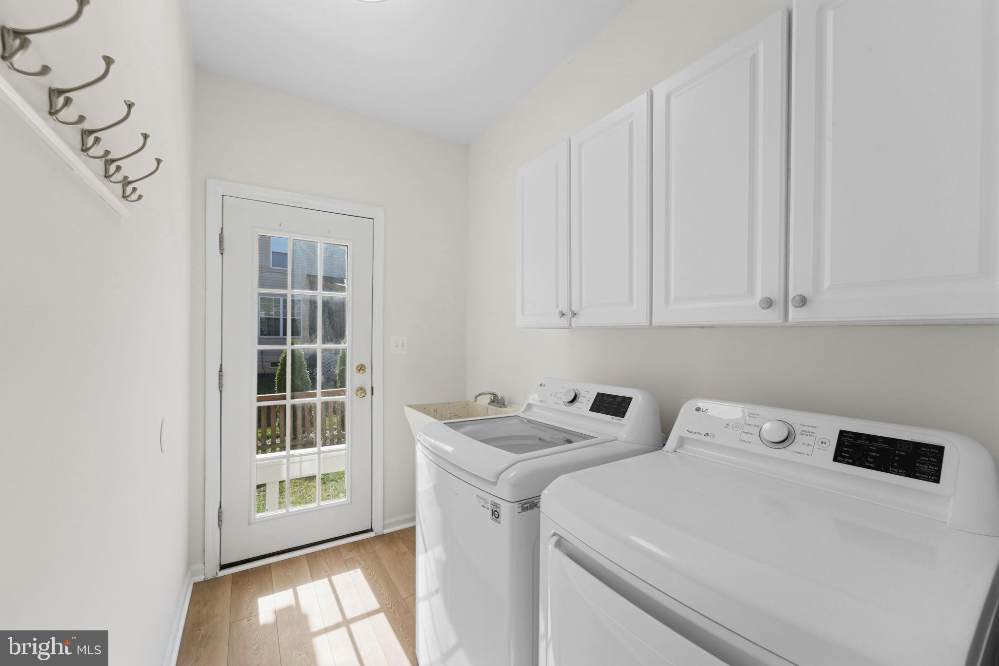 ASHBURN VILLAGE - Residential