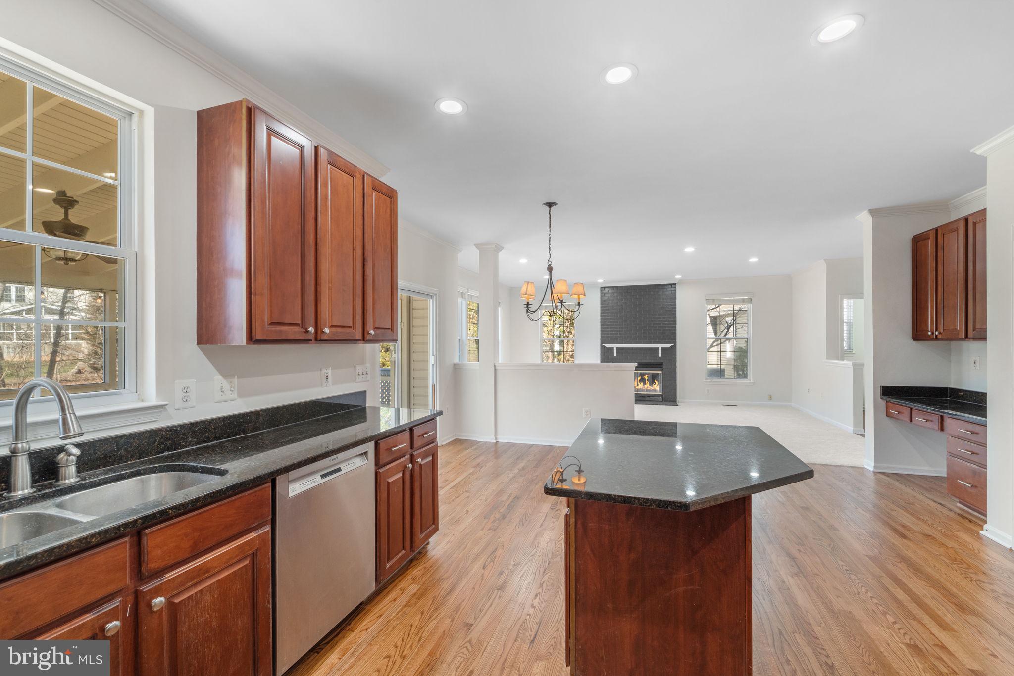 ASHBURN VILLAGE - Residential