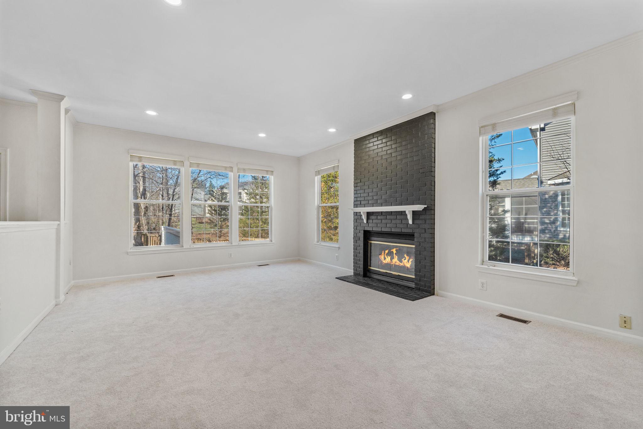 ASHBURN VILLAGE - Residential