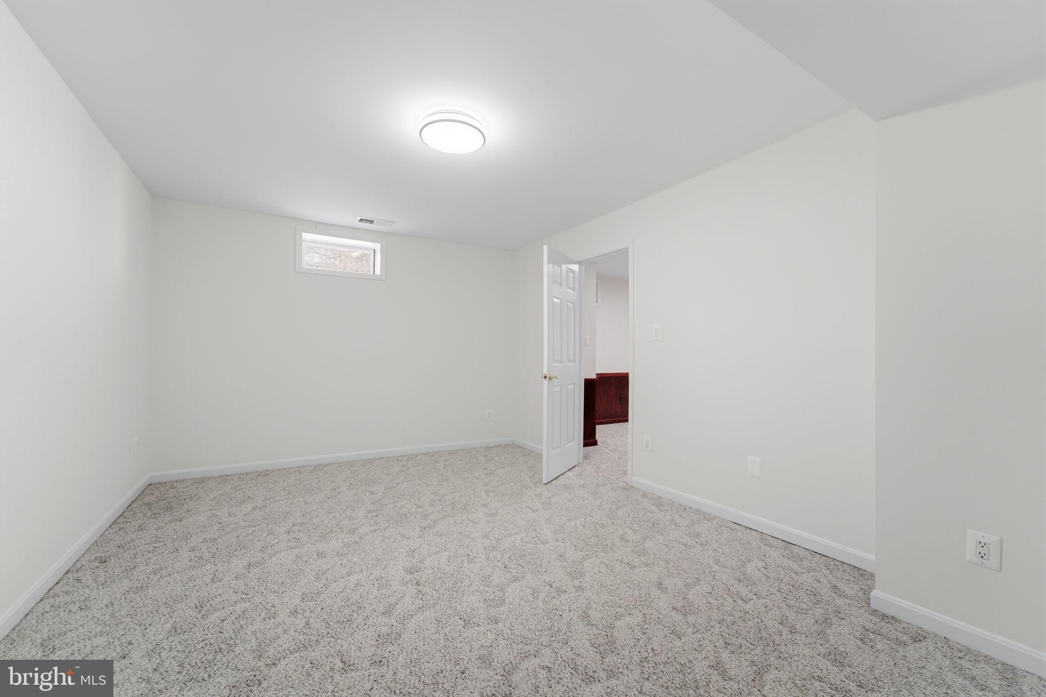 ASHBURN VILLAGE - Residential