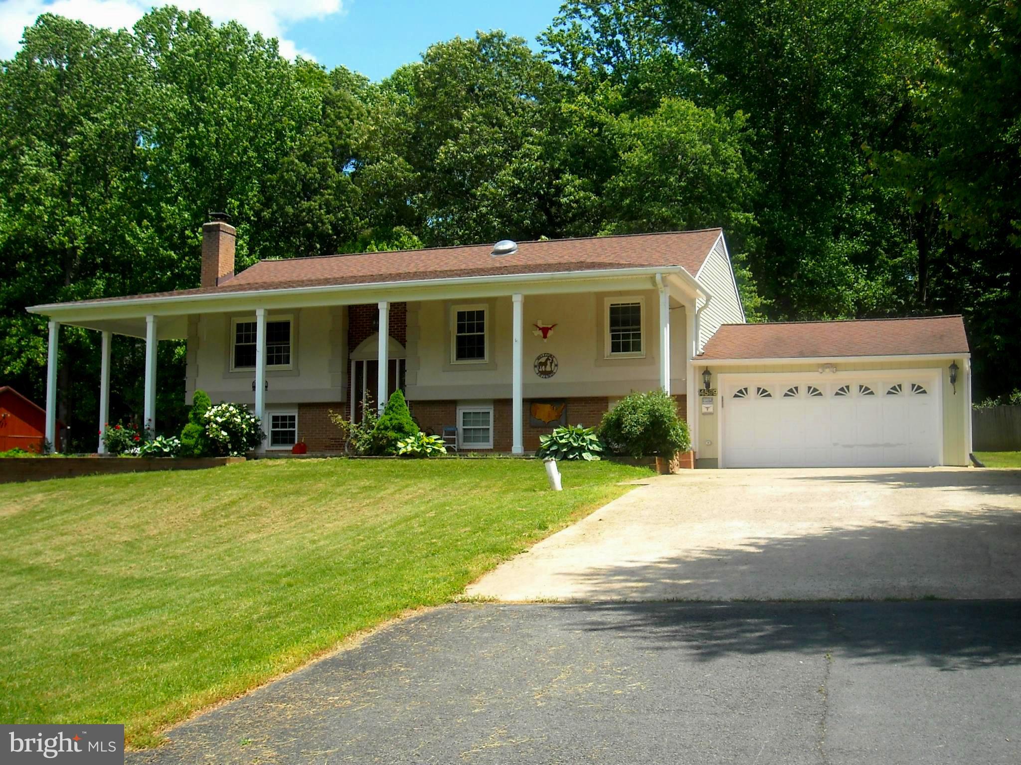 MINNIEVILLE MANOR - Residential Lease